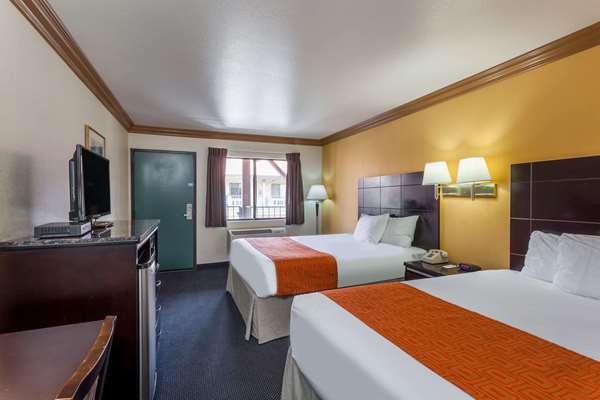  - Howard Johnson Hotel Norco - I-15, Exit 98