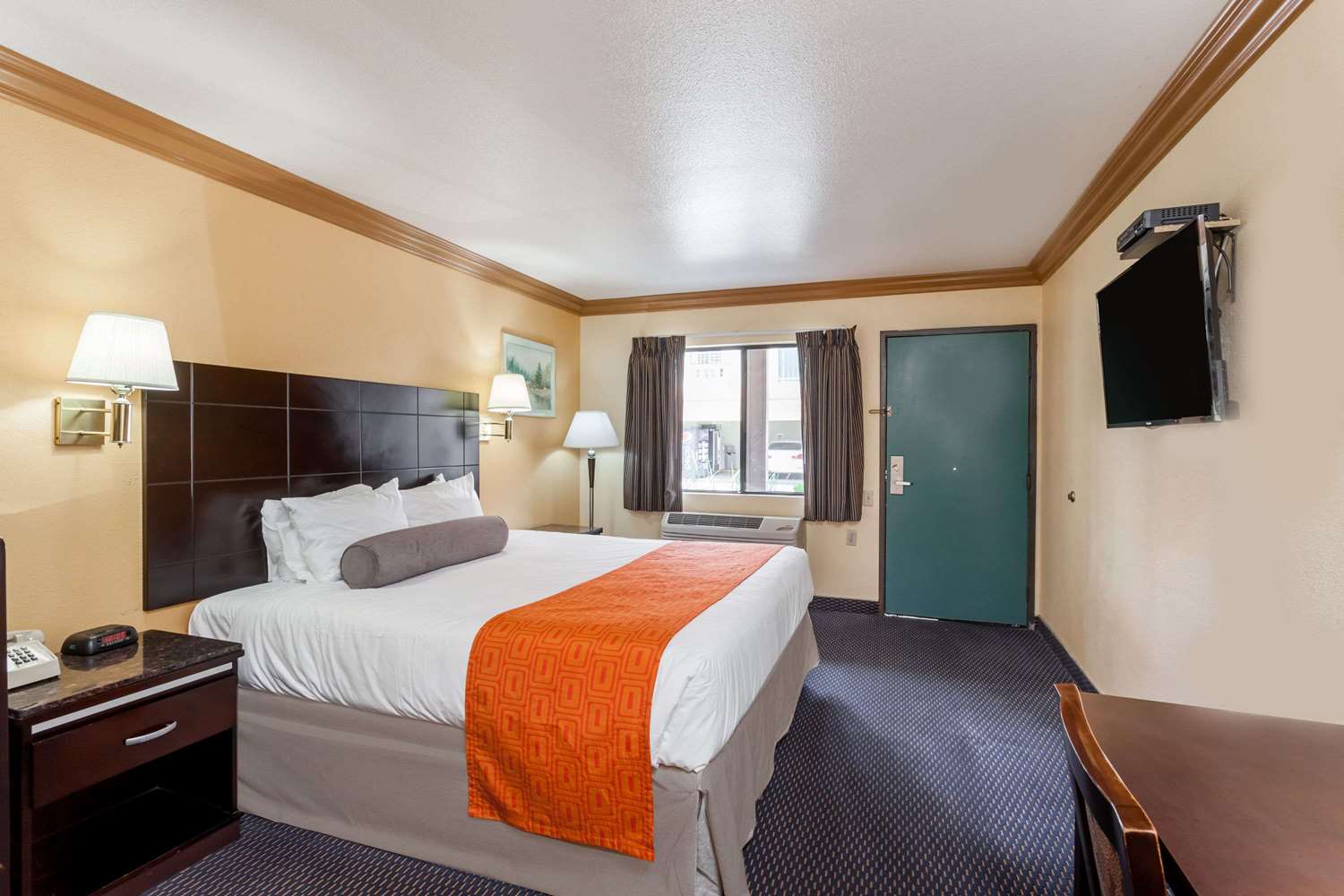 Howard Johnson Hotel Norco I15, Exit 98, CA See Discounts