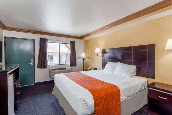  - Howard Johnson Hotel Norco - I-15, Exit 98