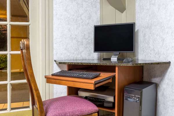 Conference Area - Howard Johnson Inn Athens