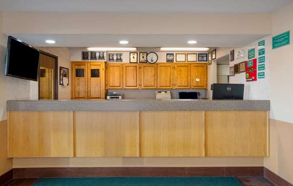  - Howard Johnson Express Inn Williams - I-40, Exit 163