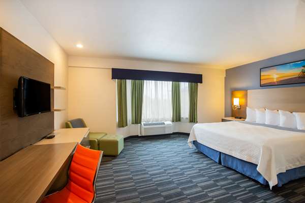  - Days Inn Fishermans Wharf Monterey