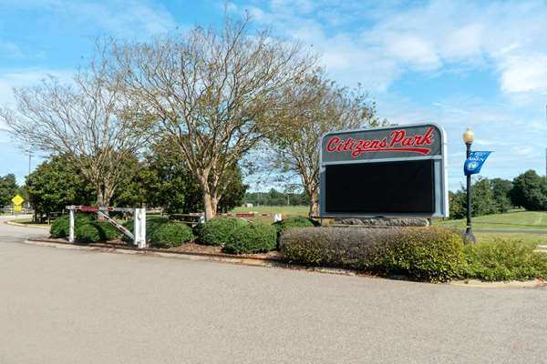  - Howard Johnson Inn Whiskey Road Aiken