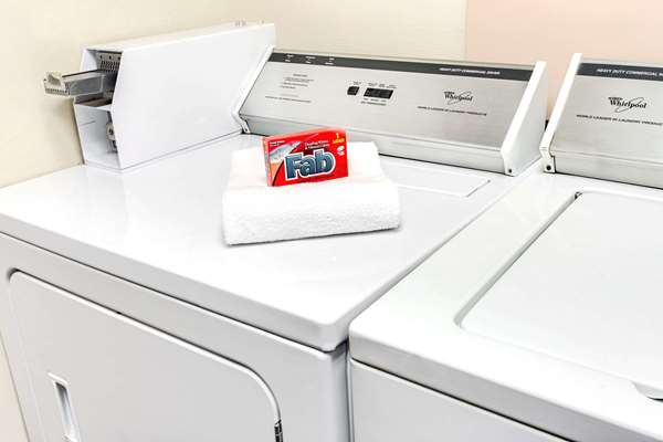  - Super 8 Motel Laurel