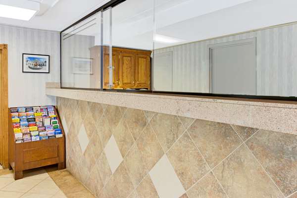  - Super 8 Motel Laurel