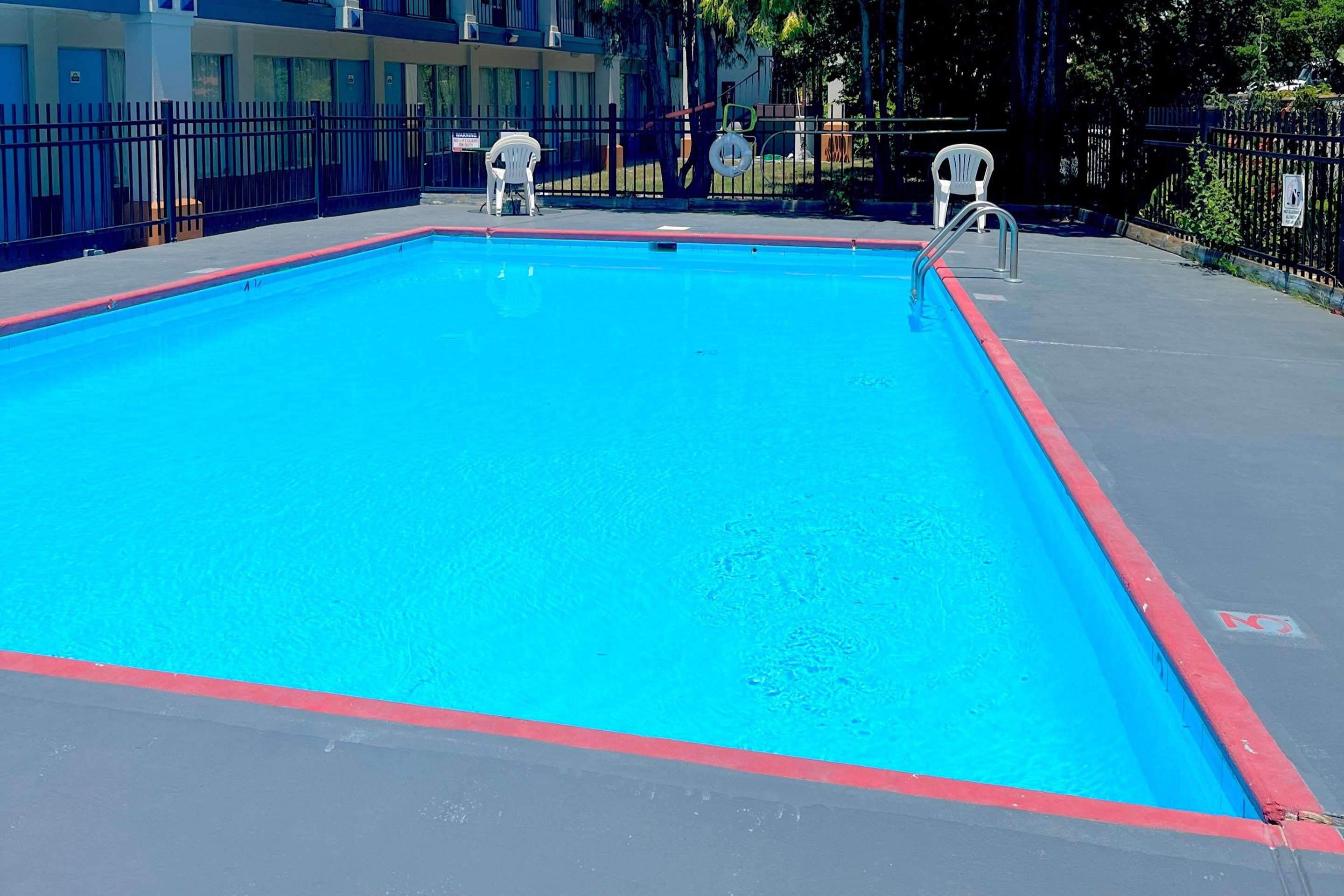 Pool | Days Inn by Wyndham Ashland