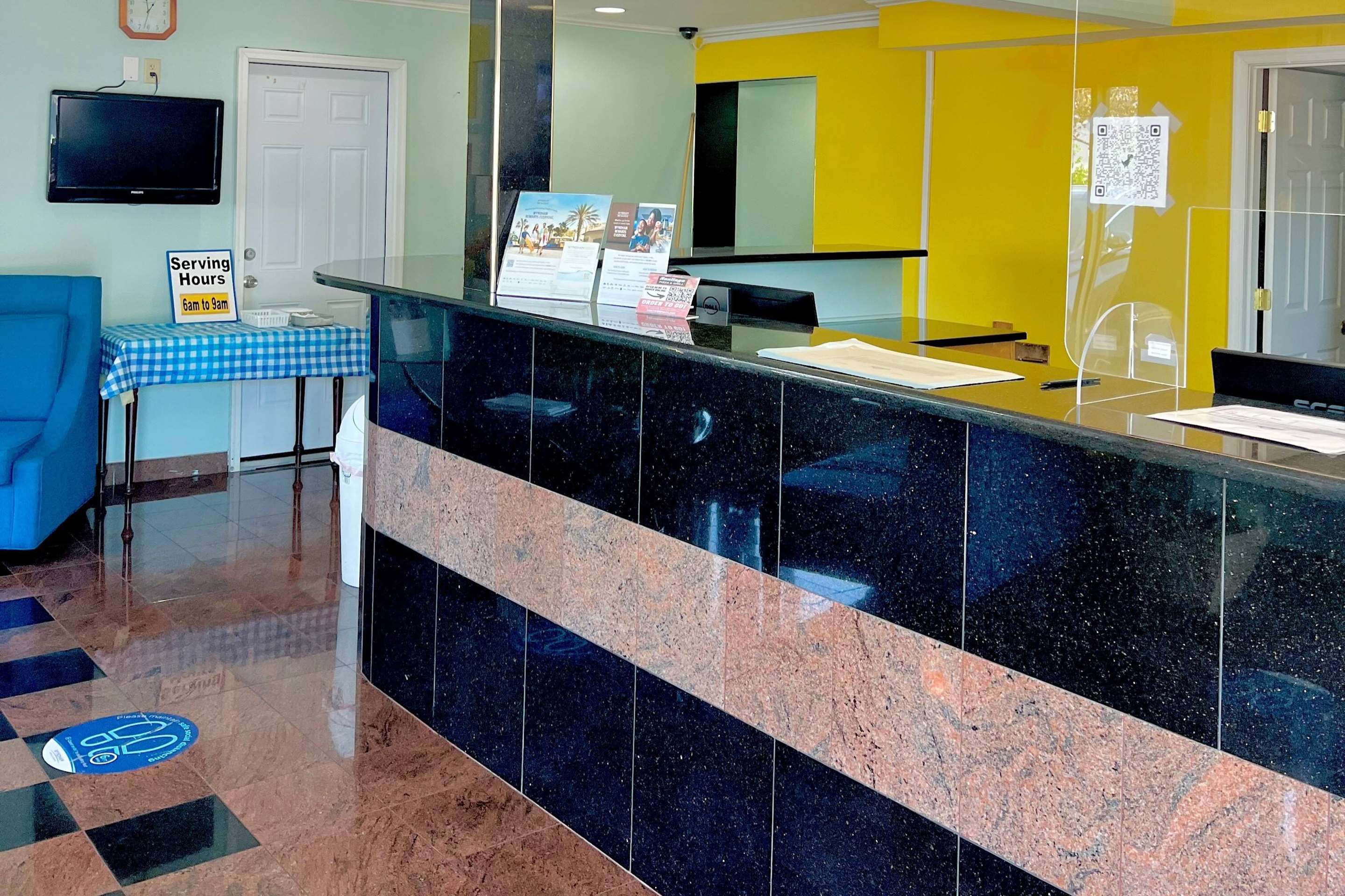 Reception | Days Inn by Wyndham Ashland