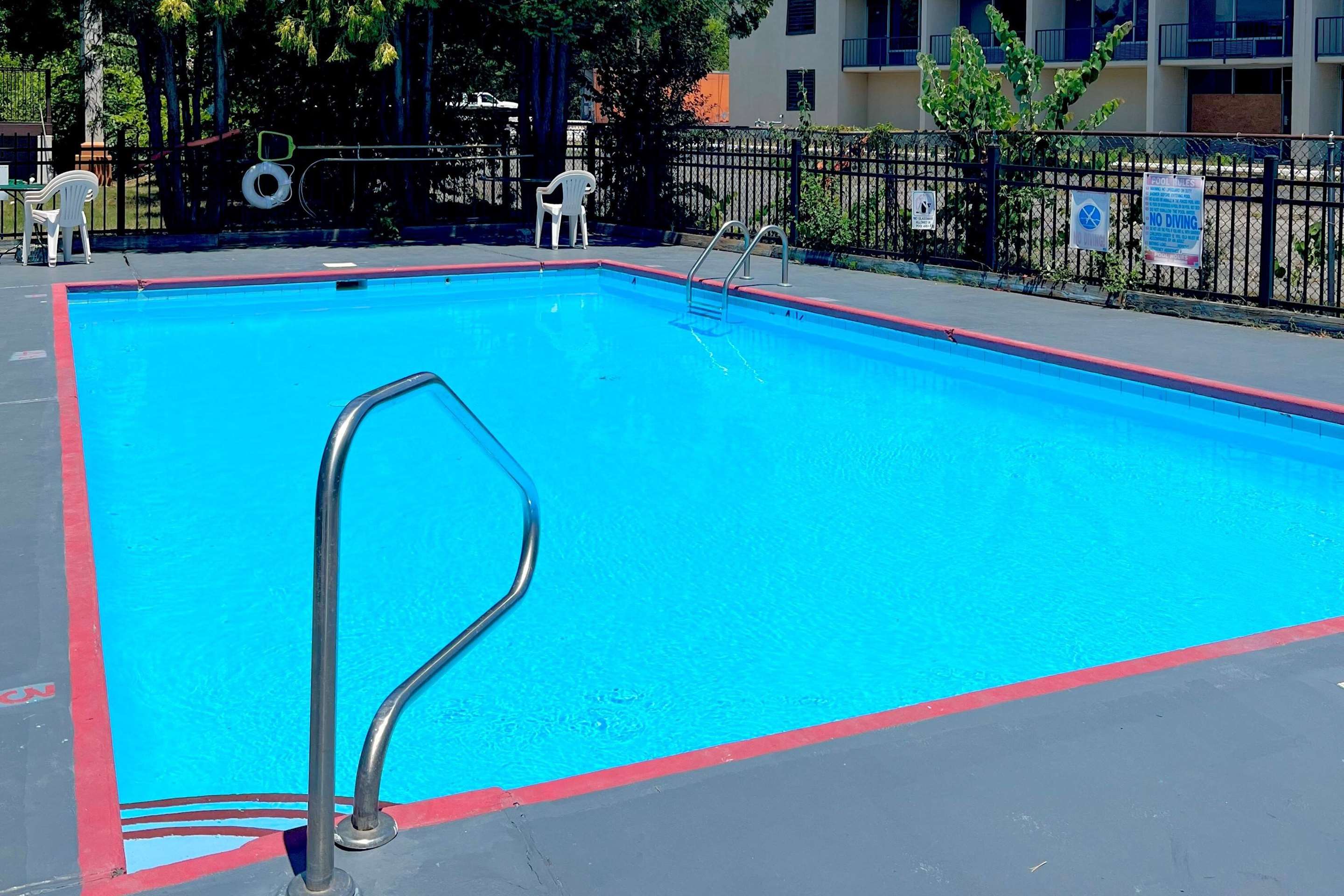Pool | Days Inn by Wyndham Ashland