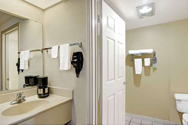  - Days Inn Airport San Antonio