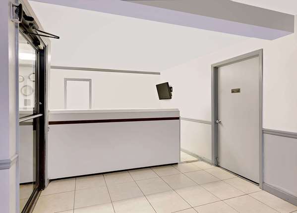  - Super 8 Motel Athens - I-75, Exit 49