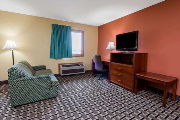 Suite - Super 8 Hotel Staunton - I-55, Exit 41