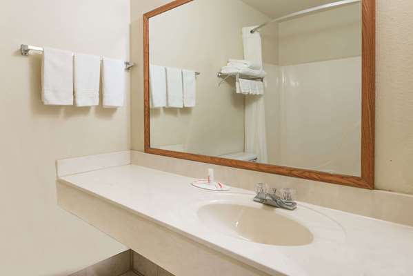  - Super 8 Hotel Staunton - I-55, Exit 41