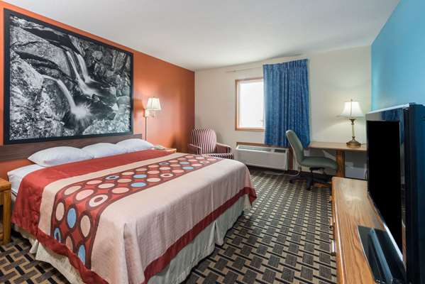  - Super 8 Hotel Staunton - I-55, Exit 41