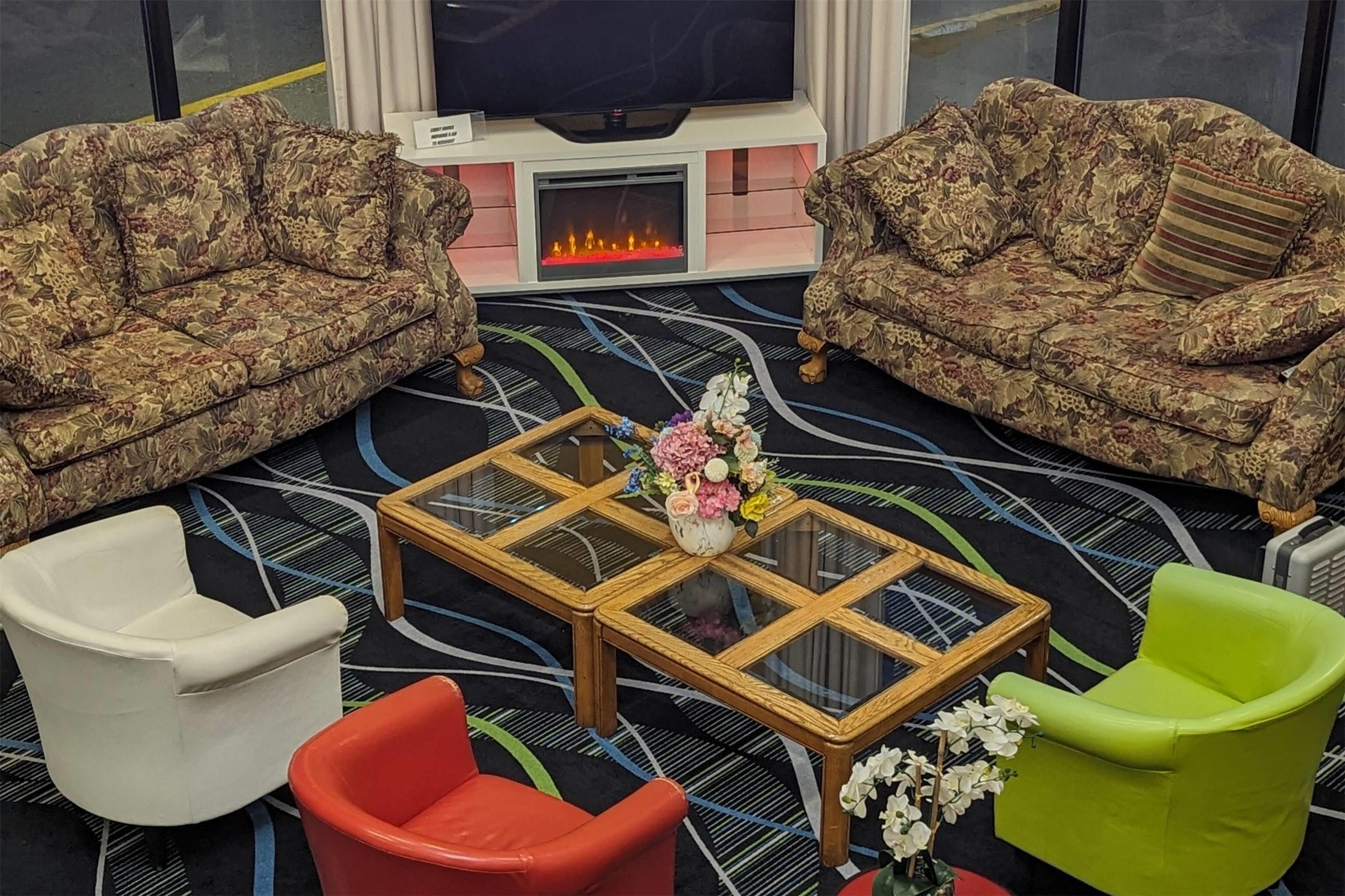 Lobby | Super 8 by Wyndham Staunton