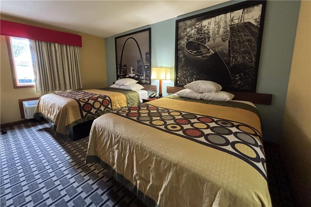 SUPER 8 BY WYNDHAM STAUNTON-guestroom-Guest Room,On-Site.jpg
