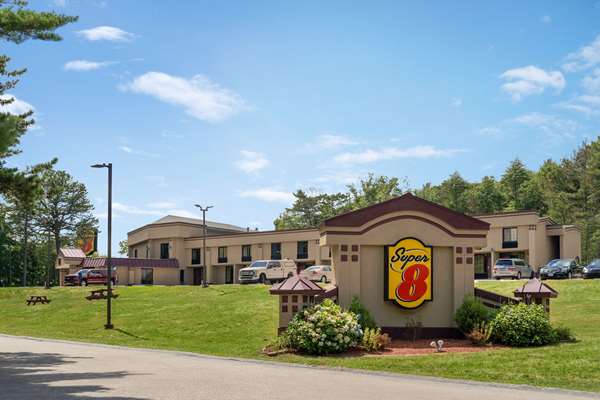 Exterior view - Super 8 Hotel West Greenwich - I-95, Exit 18