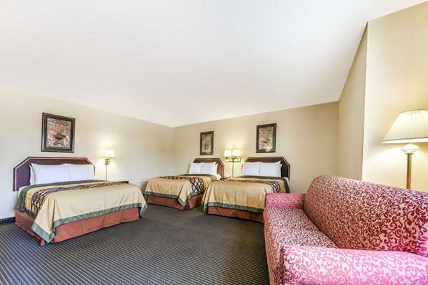 Suite - Super 8 Motel South Burleson