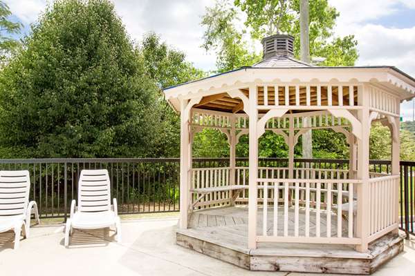  - Ramada Hotel Pelham - I-65, Exit 246