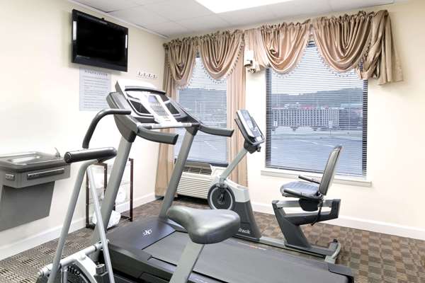 Fitness/ Exercise Room - Ramada Hotel Pelham - I-65, Exit 246