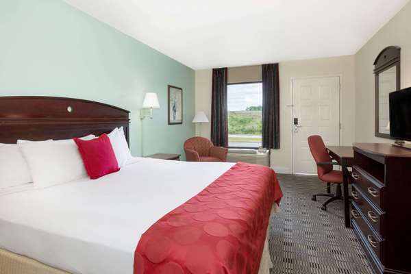  - Ramada Hotel Pelham - I-65, Exit 246