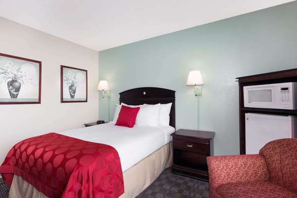  - Ramada Hotel Pelham - I-65, Exit 246