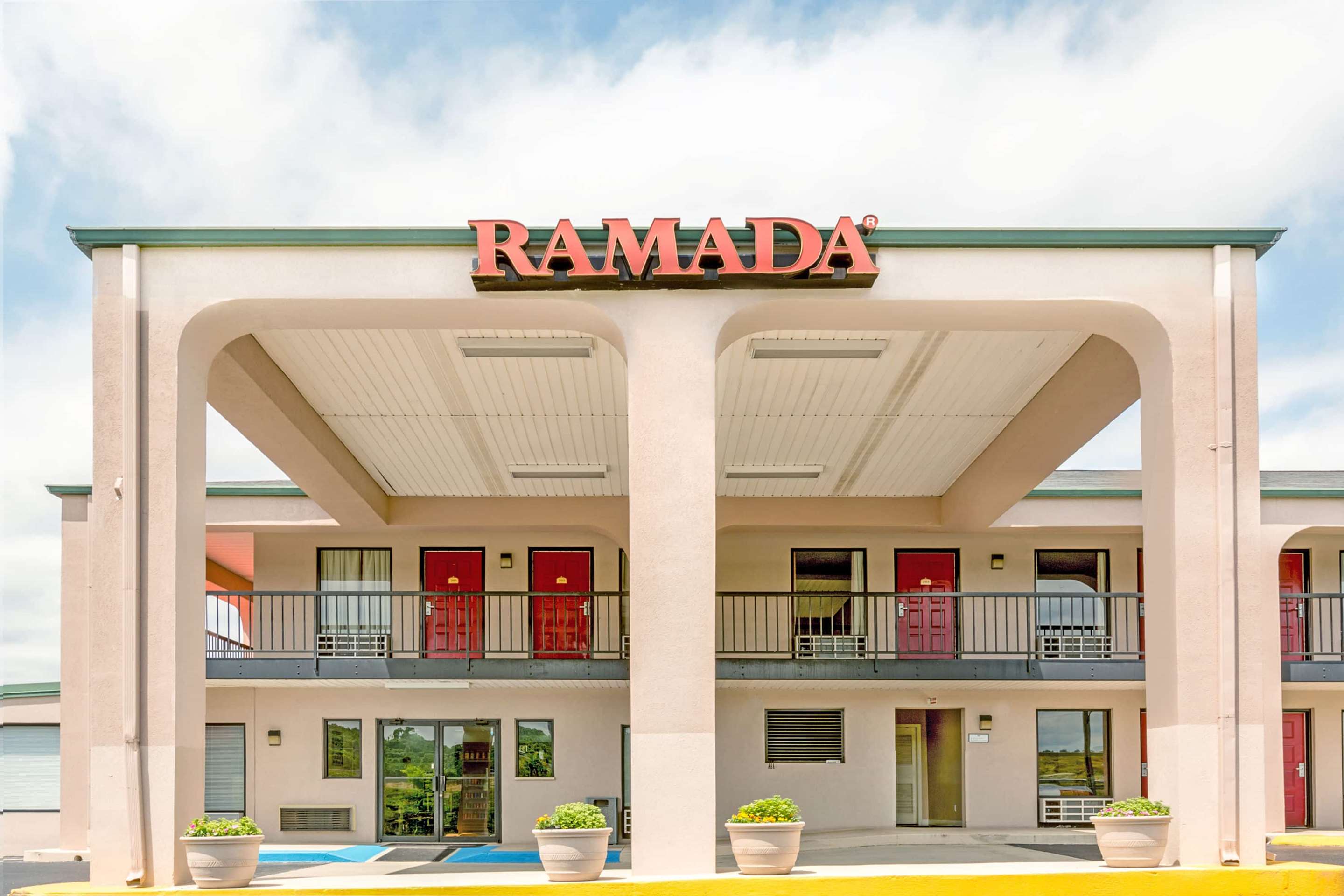 Exterior | Ramada by Wyndham Pelham