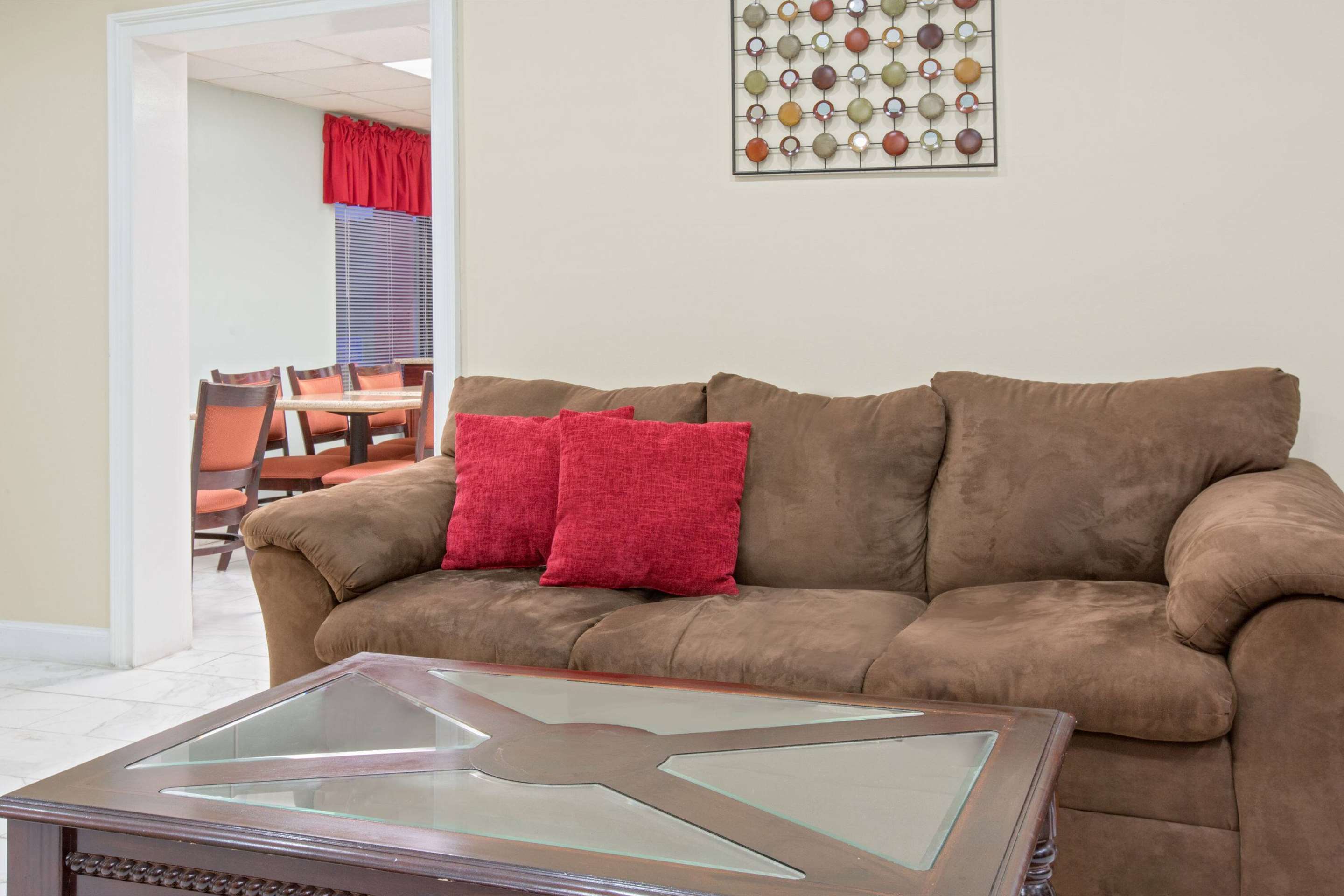 Lobby | Ramada by Wyndham Pelham