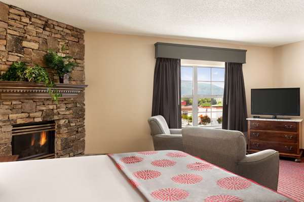Suite - Ramada Hotel North Pigeon Forge