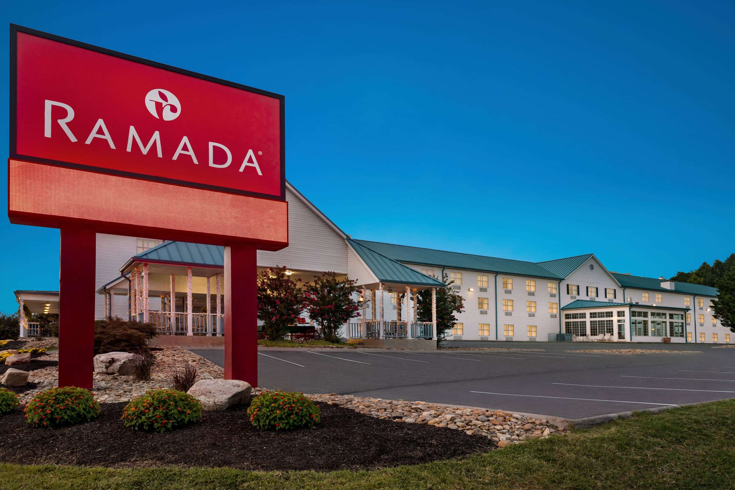 Exterior | Ramada by Wyndham Pigeon Forge North