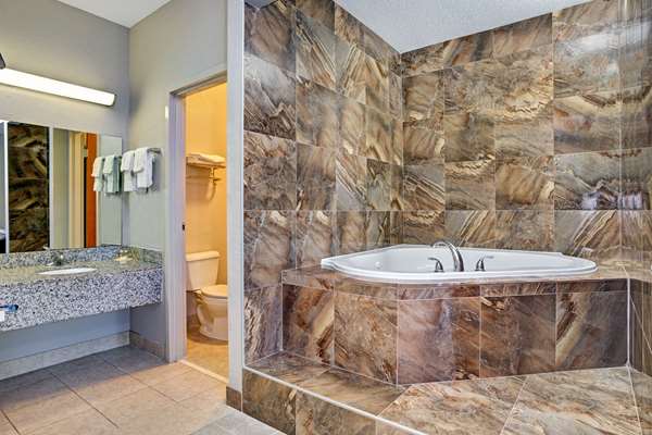 Suite - Days Inn Hernando - I-55, Exit 280