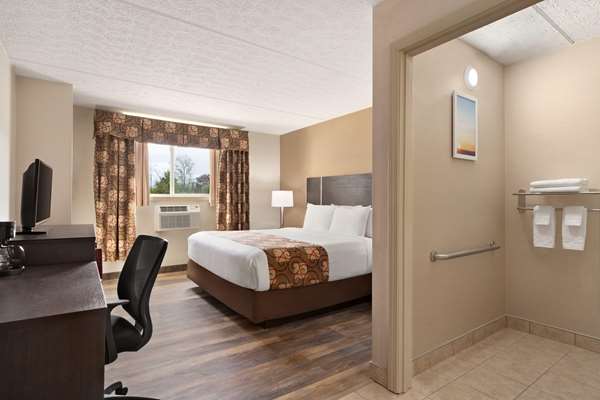  - Days Inn South Portland