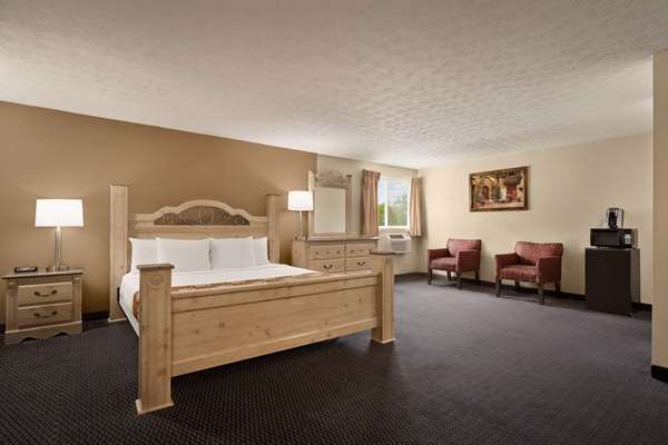 Suite - Days Inn South Portland