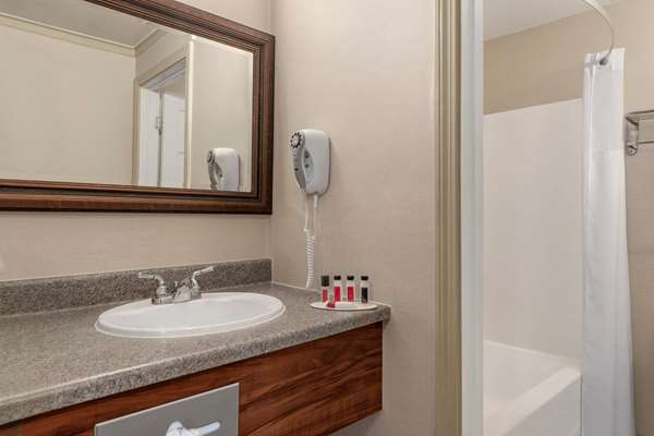  - Days Inn South Portland