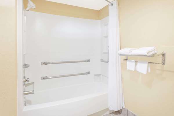  - Travelodge Airport Chattanooga - I-75, Exit 5