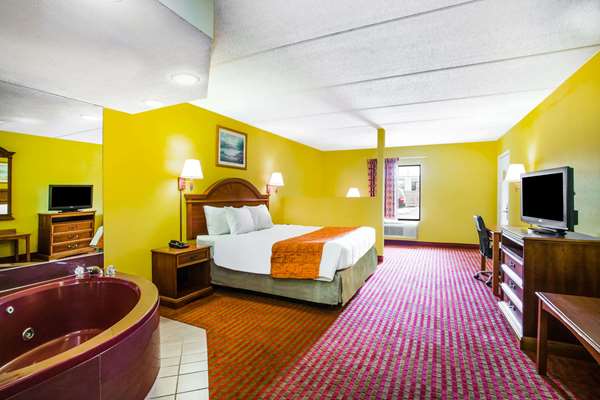  - Howard Johnson Inn Panama City