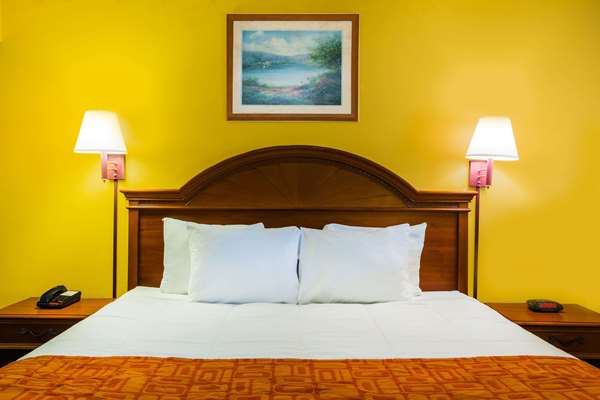  - Howard Johnson Inn Panama City