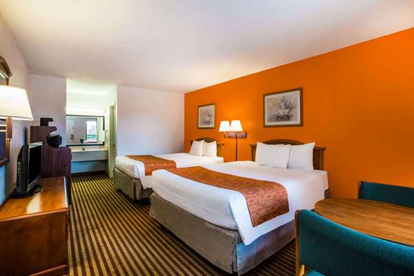 - Howard Johnson Inn Panama City