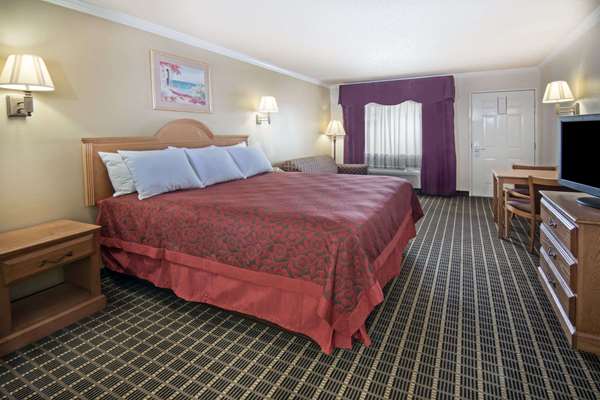  - Days Inn San Antonio - I-35, Exit 168