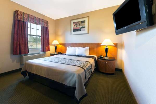 Suite - Days Inn Luray