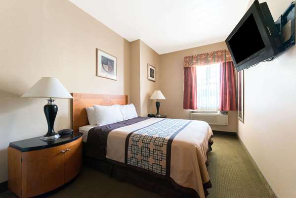 Suite - Days Inn Luray