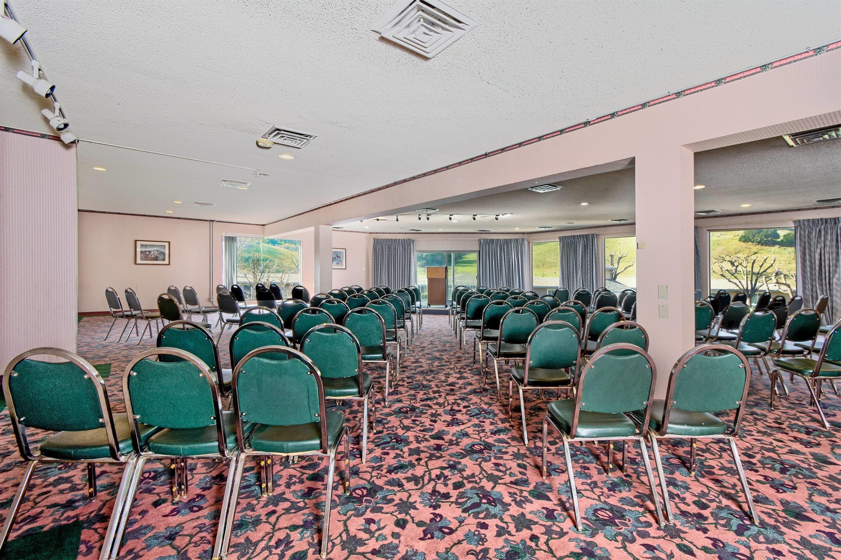 Meeting Room | Days Inn by Wyndham Novato/San Francisco