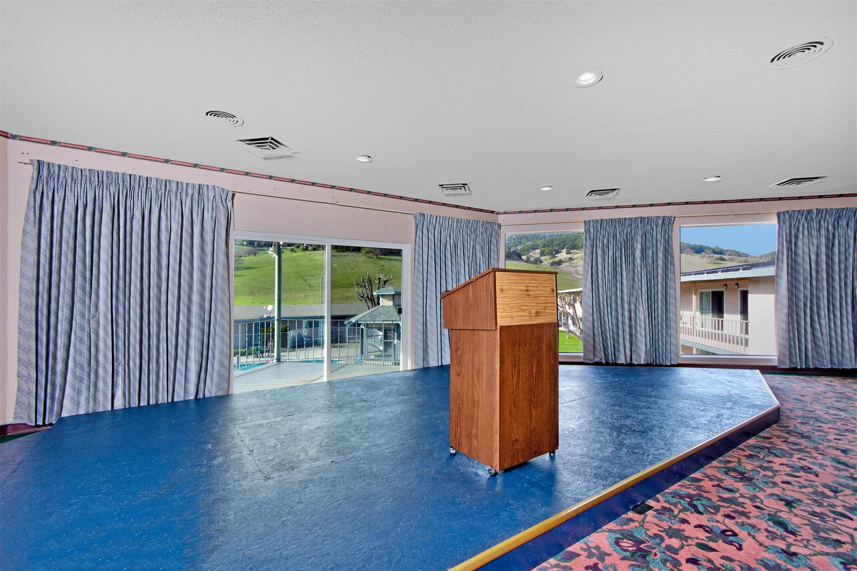 Meeting Room | Days Inn by Wyndham Novato/San Francisco