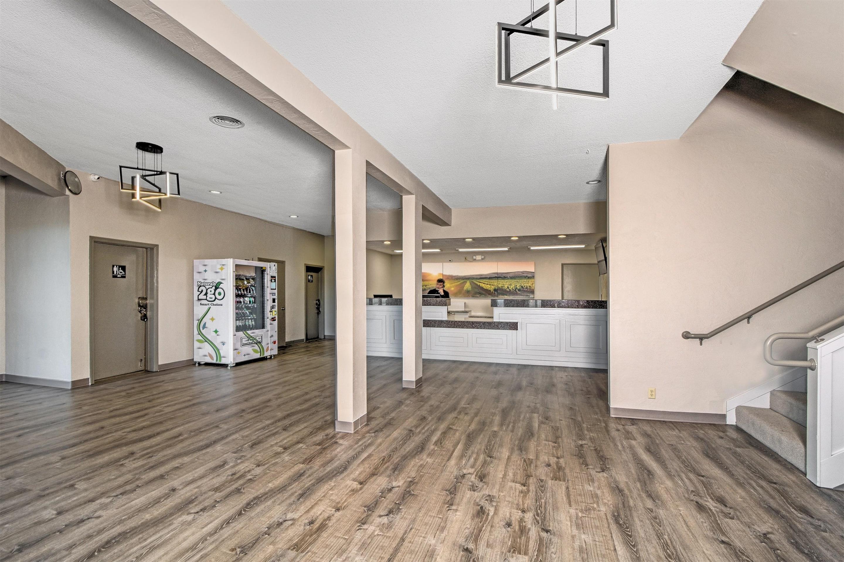 Lobby | Days Inn by Wyndham Novato/San Francisco