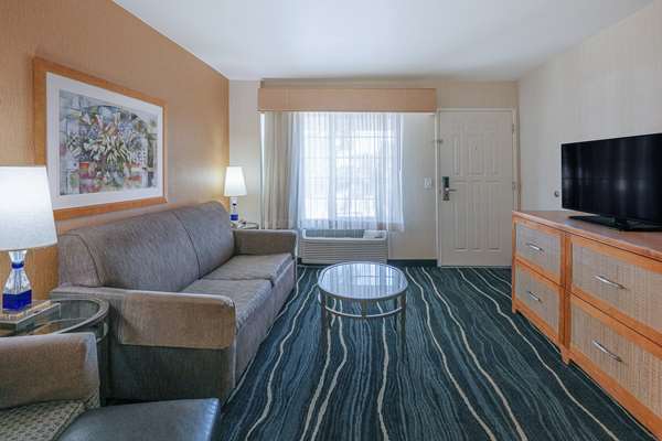  - Ramada Hotel Costa Mesa