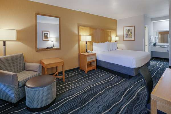  - Ramada Hotel Costa Mesa