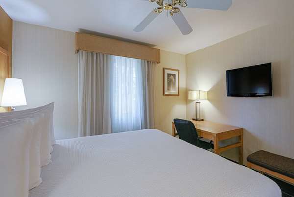  - Ramada Hotel Costa Mesa