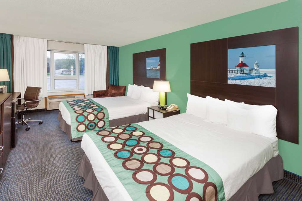 Super 8 by Wyndham Stevensville/St. Joseph Room Type - Room, 2 Queen Beds, Non Smoking (2nd Floor, Interior Building)