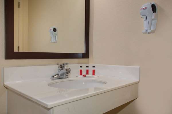  - Baymont Inn & Suites Jefferson City