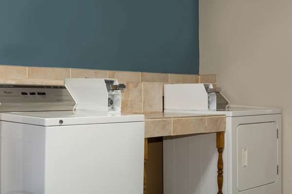 Amenities - Baymont Inn & Suites Jefferson City