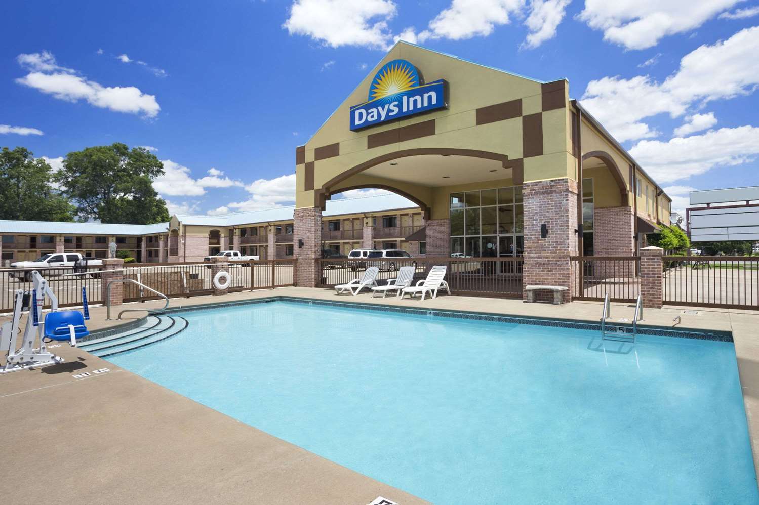 Days Inn Conway, AR See Discounts